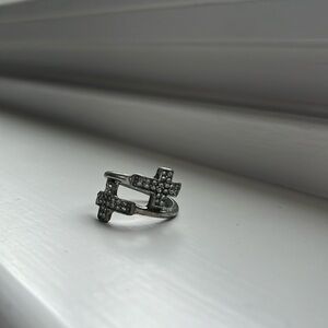 Women’s silver ring